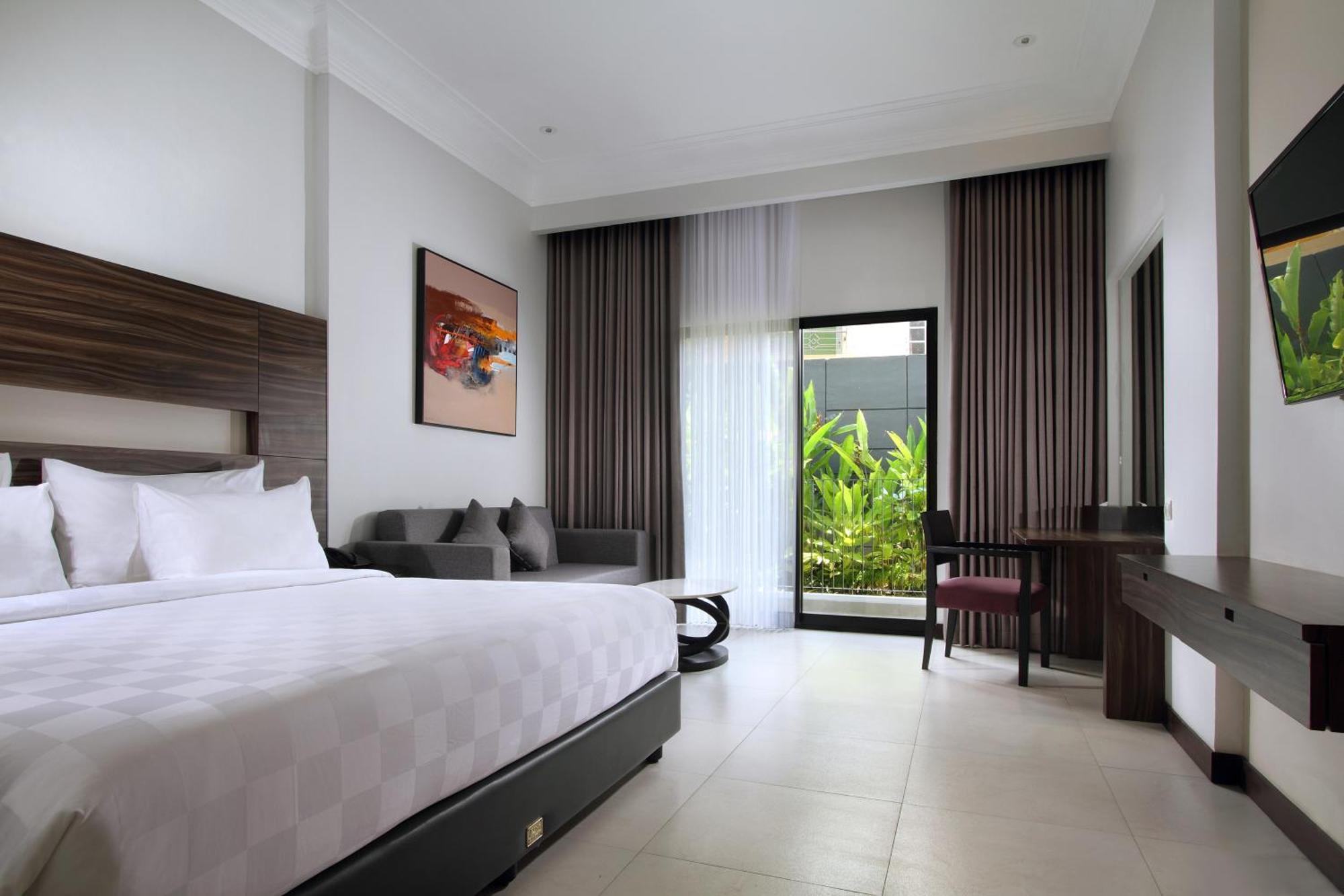 เฮลิออส โฮเต็ล แอนด์ คอนเวนชั่น Hotel Watampone ภายนอก รูปภาพ