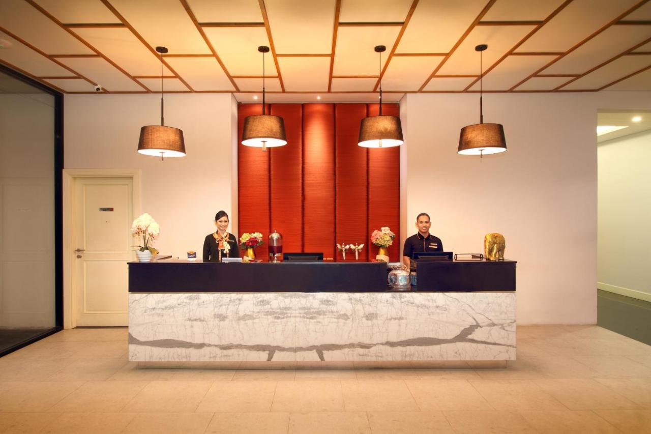 เฮลิออส โฮเต็ล แอนด์ คอนเวนชั่น Hotel Watampone ภายนอก รูปภาพ