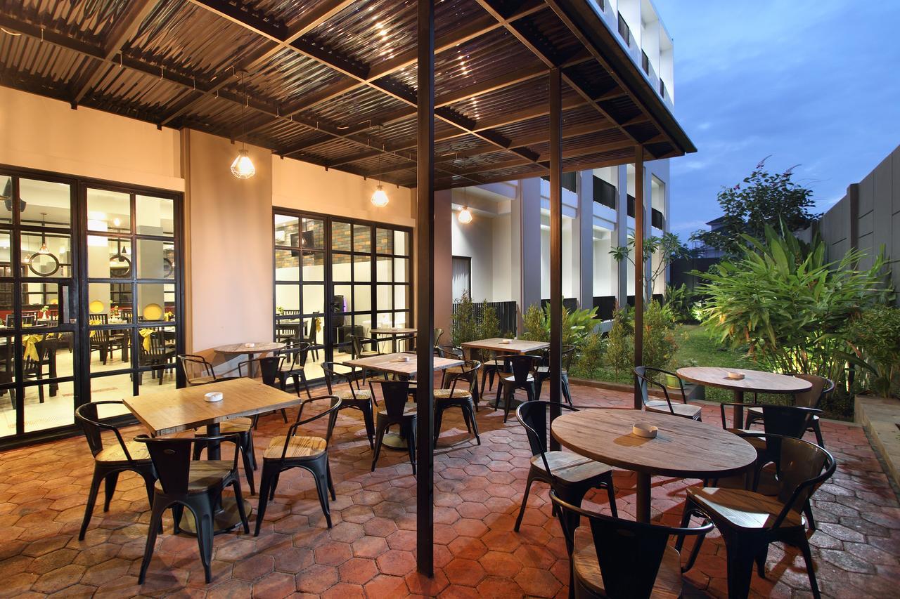 เฮลิออส โฮเต็ล แอนด์ คอนเวนชั่น Hotel Watampone ภายนอก รูปภาพ