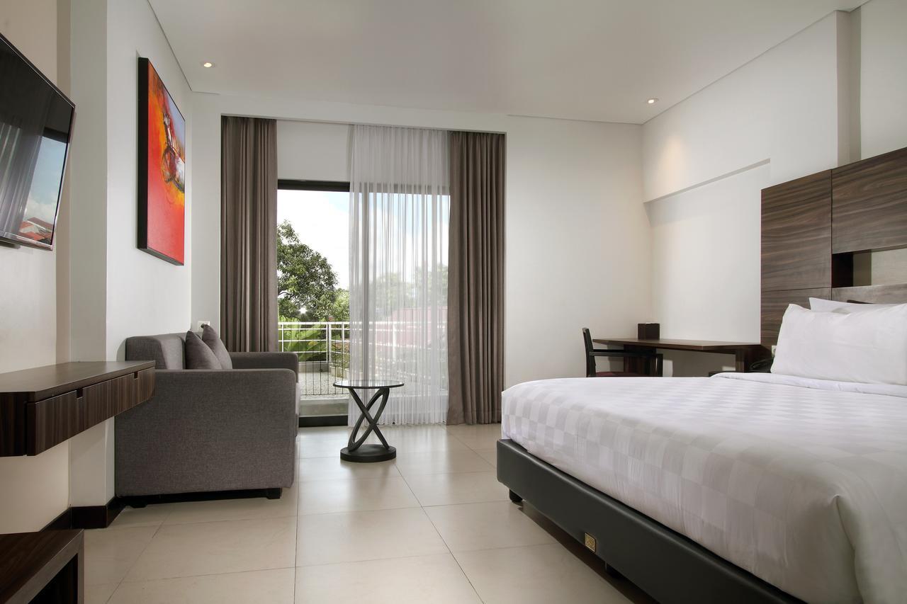 เฮลิออส โฮเต็ล แอนด์ คอนเวนชั่น Hotel Watampone ภายนอก รูปภาพ